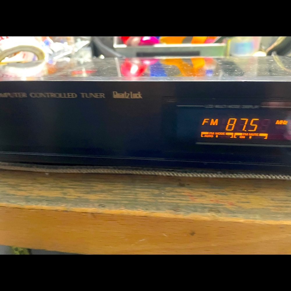 Vintage Radio tuner JVC 
With display